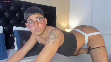 Dark_hairy_ webcam model stream image
