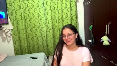 DollyGlavan webcam cam4 model stream image