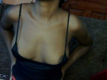 Savournie webcam bongacams model stream image