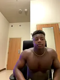 BighomieQuez webcam model stream image