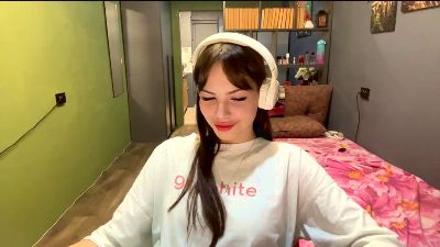 AraVanderwal webcam model stream image