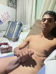 Gzinho69ik webcam model stream image