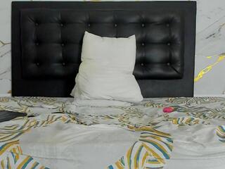 Aharon Valentino webcam model stream image