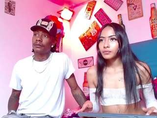 lili-and-breazer webcam model stream image