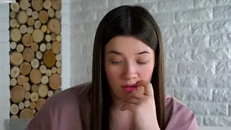 LowOncoming webcam model stream image