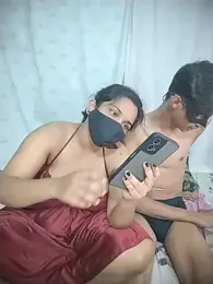 Yourshyriya webcam stripchat model stream image