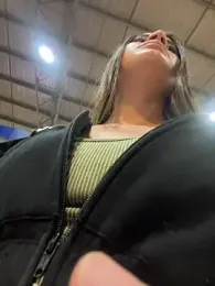Isabella21_ webcam model stream image