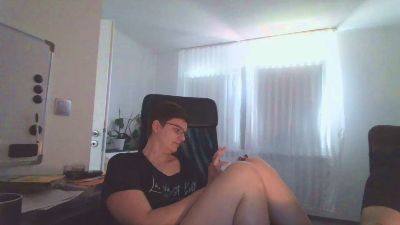 oOSUSIOo webcam model stream image