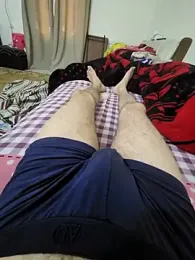 WelloffUpthrow webcam model stream image