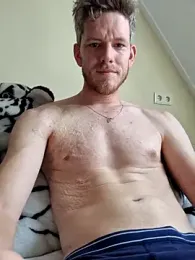 Love_Bert webcam model stream image