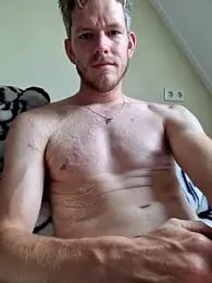 Love_Bert webcam model stream image