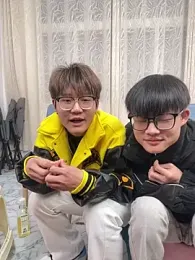 Delicious-boys-001 webcam model stream image