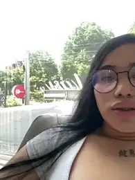 Bella__Wood webcam model stream image