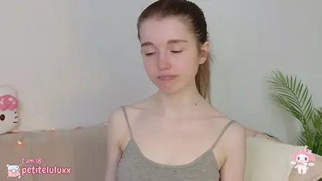 petiteluluxx webcam stripchat model stream image