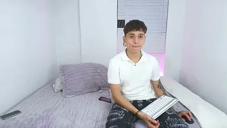 Sky_Intimate webcam stripchat model stream image