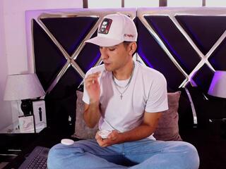 Yoggi Aron webcam flirt4free model stream image