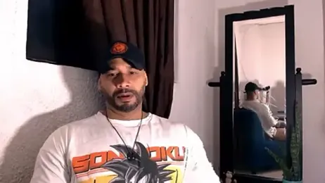 musclehetero webcam model stream image