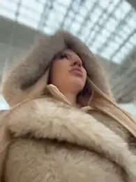 NewLale webcam model stream image