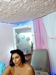 zullyxhot webcam model stream image