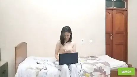 HuldaKye webcam model stream image