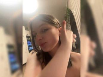 Feezkaaaa webcam model stream image