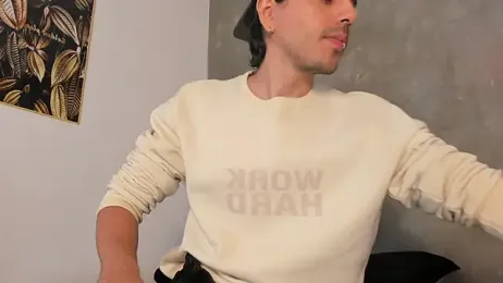 dylan_cross_ webcam model stream image