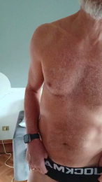 ItalSilverDaddy webcam model stream image