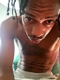 Larry-n-clouds webcam stripchat model stream image