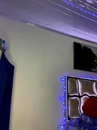 Nezuko-uWux webcam model stream image
