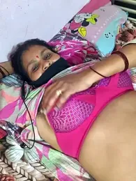 Love-pari77 webcam stripchat model stream image