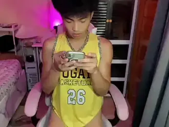 Midnight_snack webcam model stream image