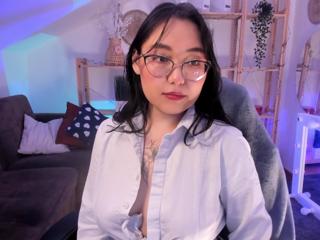 Yuki Lewd webcam model stream image