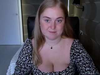 tori-s webcam camsoda model stream image