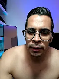 towers_j webcam stripchat model stream image