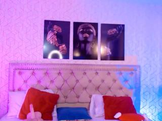 Samantha Walle webcam model stream image