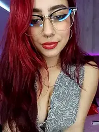 Sarah_lark webcam model stream image