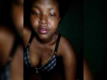 Davinalola webcam bongacams model stream image