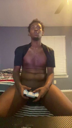 Kee8inch webcam model stream image