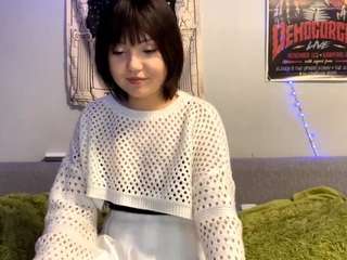 yvonemiquelon webcam model stream image