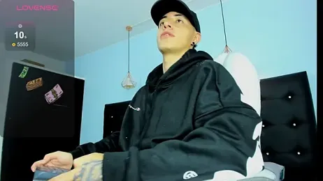 Lobo_17_ webcam model stream image