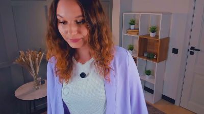 QueenieDell webcam cam4 model stream image