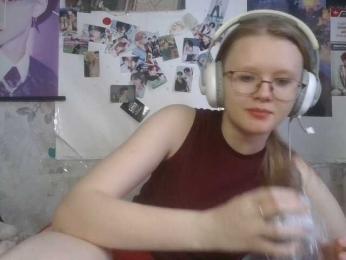 LiraLee webcam model stream image