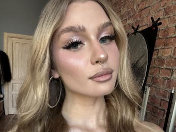 SaphiraLuxe webcam model stream image