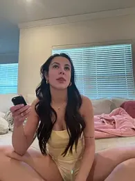 heyitsmadig webcam model stream image