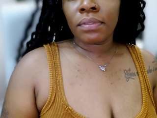 selena42 webcam model stream image