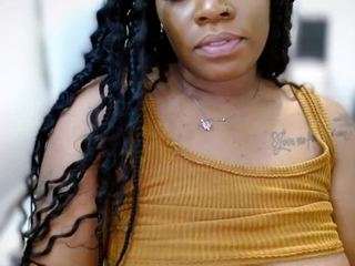 selena42 webcam model stream image