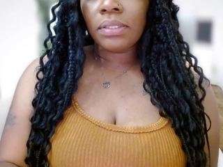 selena42 webcam model stream image