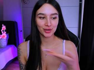 veronica-larson webcam model stream image