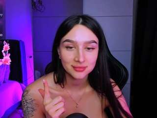 veronica-larson webcam model stream image