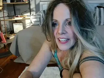 Polly23 webcam model stream image